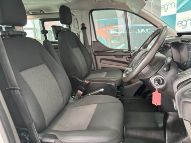 17486FordTourneo006-th.jpg