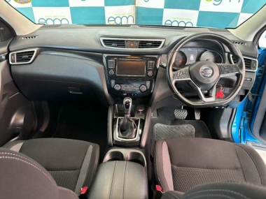 17490NissanQashqaiAcenta008-th.jpg