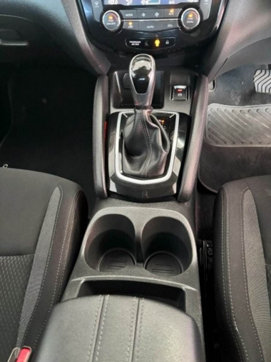 17490NissanQashqaiAcenta012-th.jpg