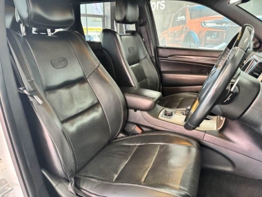 17520JeepGrandCherokee006-th.jpg