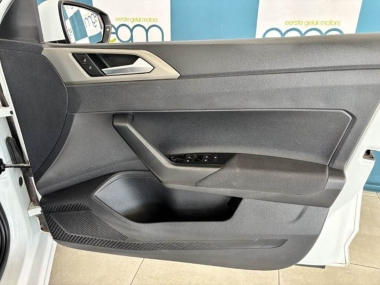 17522VWPoloComfortline005-th.jpg