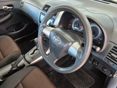 17599ToyotaCorolla016-th.jpg