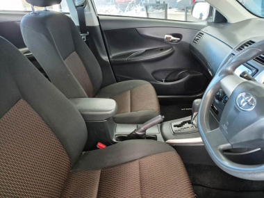 17599ToyotaCorolla017-th.jpg