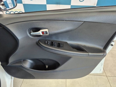 17599ToyotaCorolla019-th.jpg
