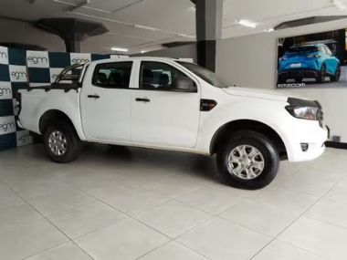 2020 Ford Ranger 2.2 TDCi XL Double-Cab - ABS,AIRCON,CLIMATE CONTROL,ELECTRIC WINDOWS,PARK DISTANCE CONTROL,TOWBAR,AIRBAGS,
ALARM,PARTIAL-SERVICE RECORD,RADIO,BLUETOOTH,USB,SPARE KEYS. Finance available, Trade-ins welcome, Delivery country wide, T&C'S apply!!!