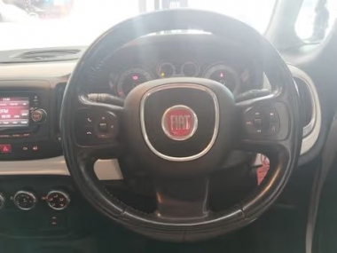 17720-2017Fiat500L013-th.jpg