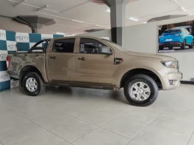 2020 Ford Ranger 2.2 TDCi XL Auto Double-Cab - ABS,AIRCON,CLIMATE CONTROL,ELECTRIC WINDOWS,PARK DISTANCE CONTROL,TOWBAR,AIRBAGS,
ALARM,PARTIAL-SERVICE RECORD,RADIO,BLUETOOTH,USB,AUX,CD,SPARE KEYS. Finance available, Trade-ins welcome, Delivery country wide, T&C'S apply!!!
