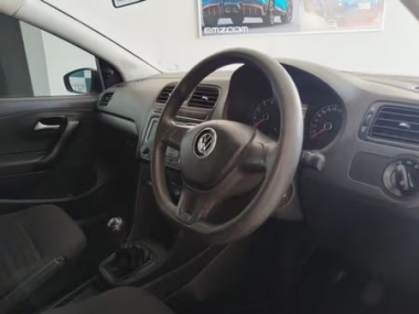 17738VolkswagenPolo012-th.jpg