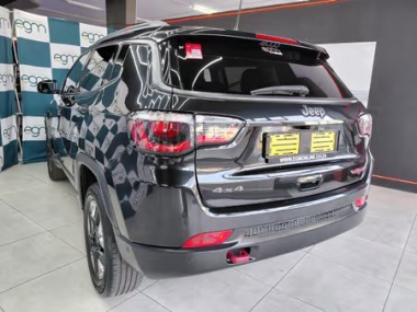 17864JeepCompass008-th.jpg