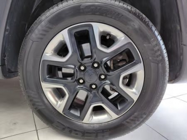 17864JeepCompass012-th.jpg