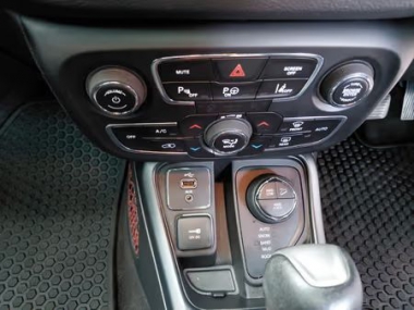 17864JeepCompass015-th.jpg
