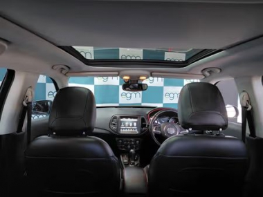 17864JeepCompass022-th.jpg
