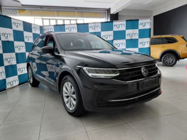 17883VolkswagenTiguan001-1-th.jpg