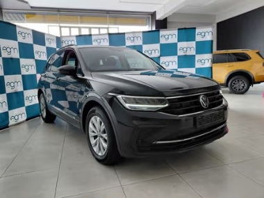 2023 Volkswagen Tiguan 1.4 TSI DSG Auto (110kW) - ABS, air conditioning with climate control, electric windows, LED lights, airbags, alarm system, cruise control, C-Type connectivity, and Mirror Link, full-service record. FINANCE AVAILABLE,TRADE-INS WELCOME,DELIVERY COUNTRY WIDE. T&Cs apply.