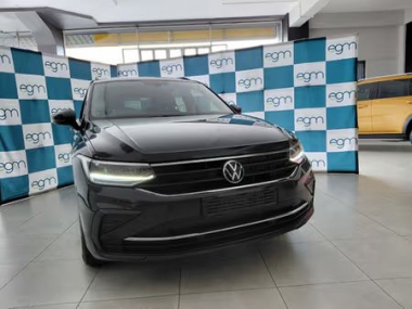17883VolkswagenTiguan002-th.jpg