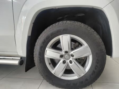 17885VolkswagenAmarok008-th.jpg