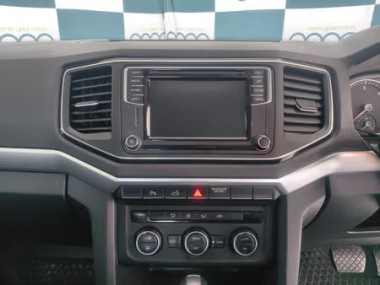 17885VolkswagenAmarok011-th.jpg