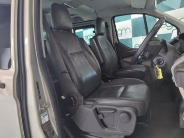 178882015FordTourneoCustom017-th.jpg