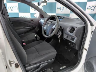 17896ToyotaEtios014-th.jpg
