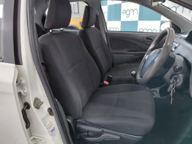 17896ToyotaEtios015-th.jpg