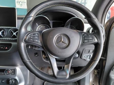 17913MercedesXclass017-th.jpg