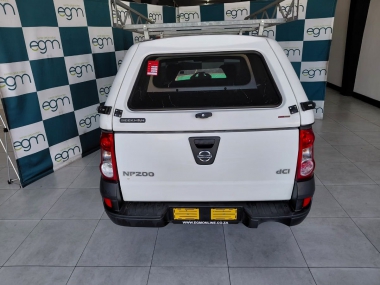 17915NissanNP2001.5dCi008-th.jpg