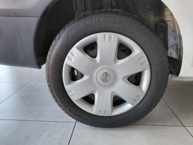 17915NissanNP2001.5dCi009-th.jpg