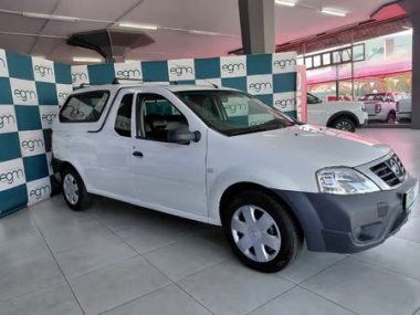 17924NissanNP200001-1-th.jpg