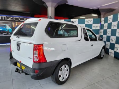 17924NissanNP200007-th.jpg