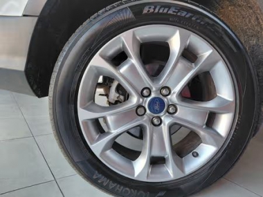 17926FordKuga011-th.jpg