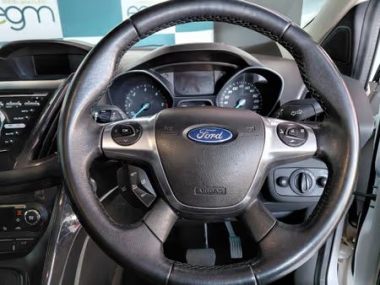 17926FordKuga017-th.jpg