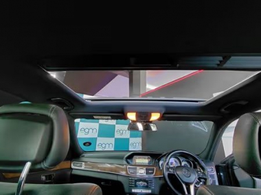 17926MercedesBenzEClass021-th.jpg