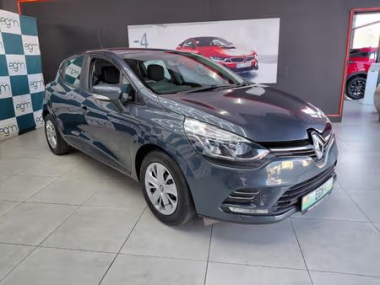 17942RenaultClio001-1-th.jpg