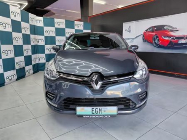 17942RenaultClio005-th.jpg