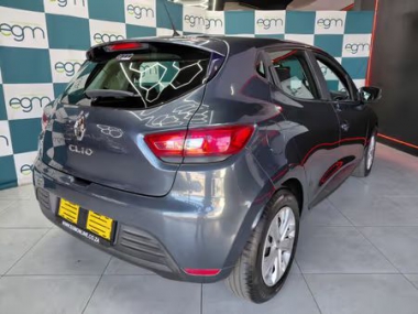 17942RenaultClio006-th.jpg