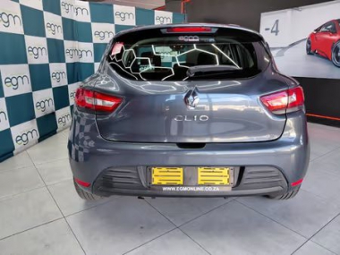 17942RenaultClio010-th.jpg