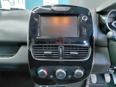 17942RenaultClio014-th.jpg