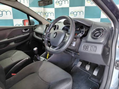17942RenaultClio018-th.jpg