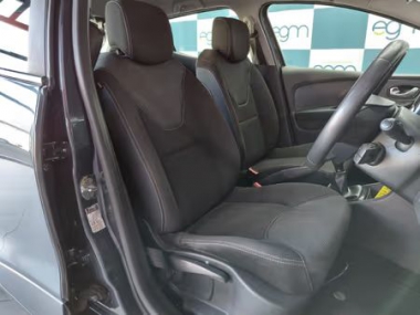 17942RenaultClio019-th.jpg