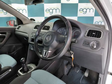 17943VolkswagenPolo015-th.jpg