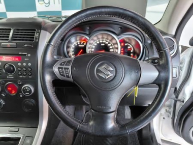 17958SuzukiGrandVitara016-th.jpg