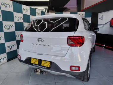 17959HyundaiVenue007-th.jpg