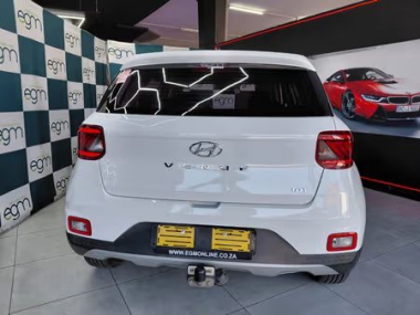 17959HyundaiVenue010-th.jpg
