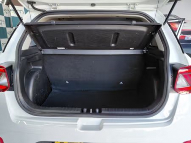 17959HyundaiVenue012-th.jpg