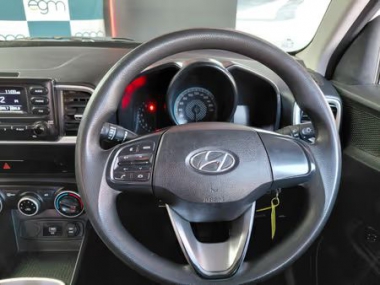 17959HyundaiVenue016-th.jpg
