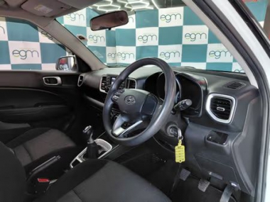 17959HyundaiVenue018-th.jpg