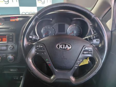 17967KiaCerato016-th.jpg