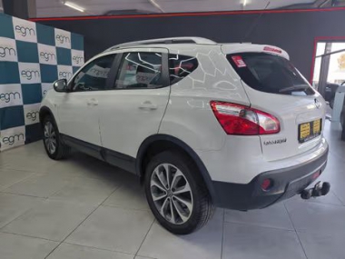 17983NissanQashqai008-th.jpg
