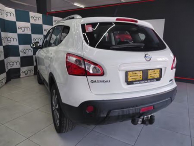 17983NissanQashqai009-th.jpg