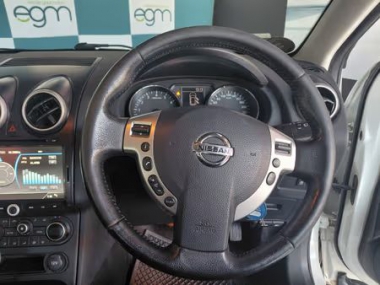 17983NissanQashqai018-th.jpg